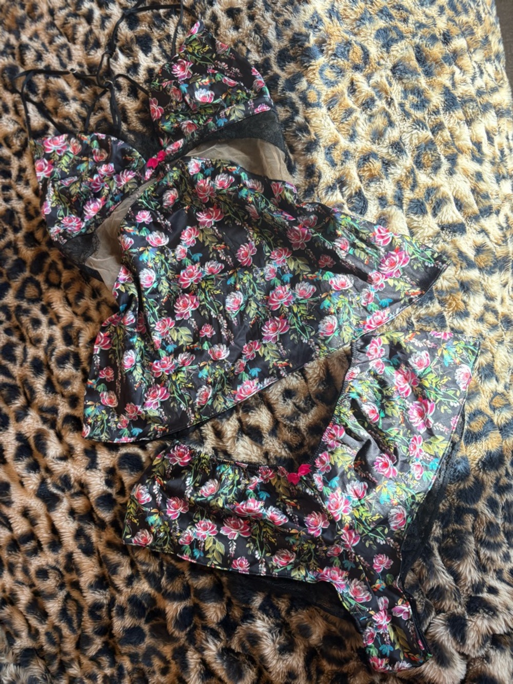 Floral Lace Trim Satin Sleep Set - Black with Pink Roses